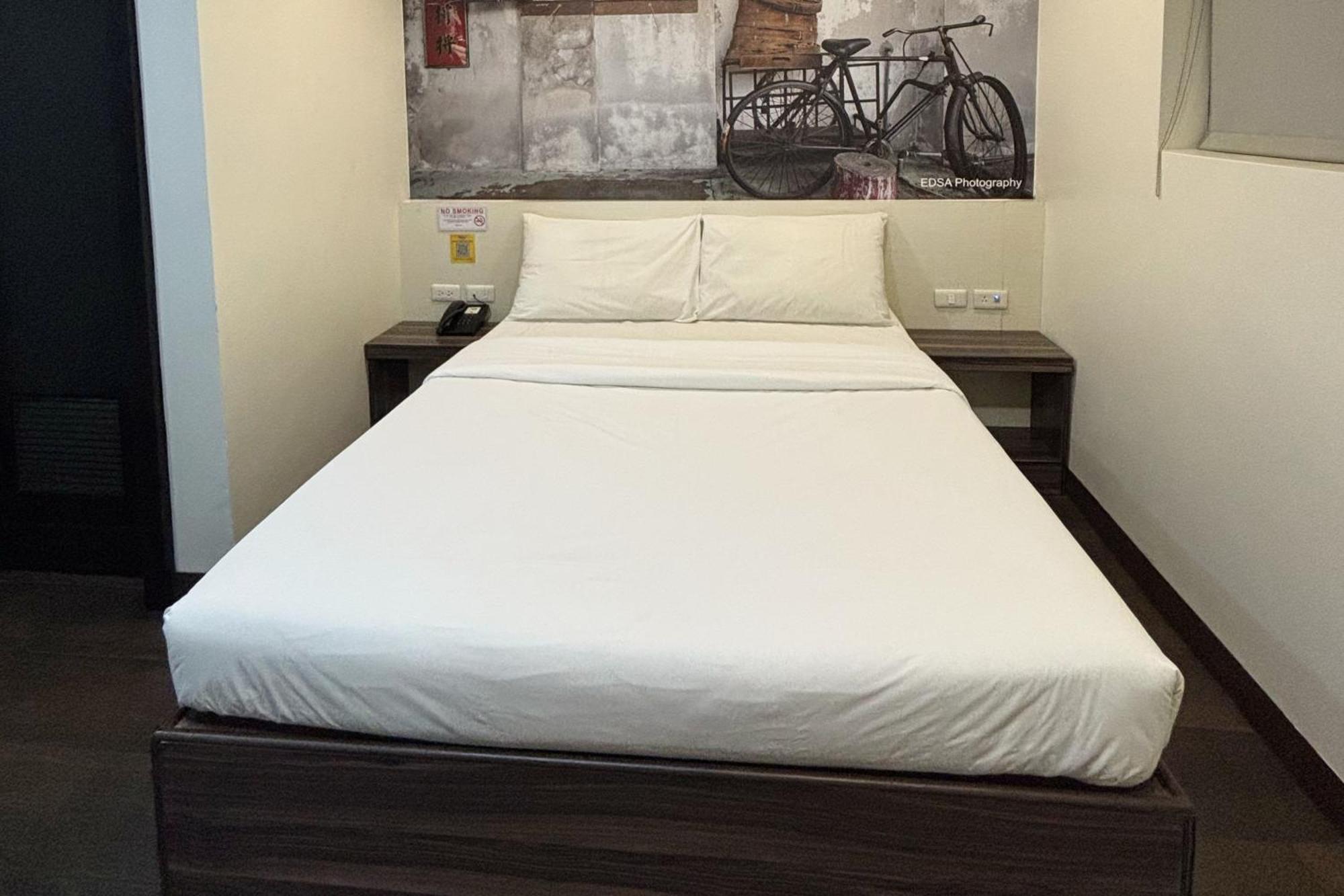 Sugbutel Family Hotel Себу Экстерьер фото